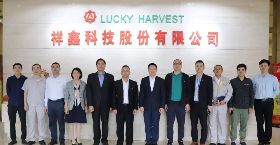凯发网站·k8科技“技师工作站”揭牌仪式隆重举行！